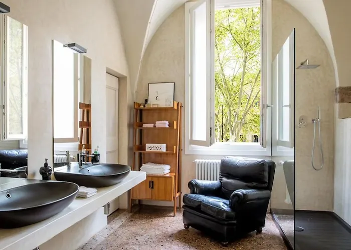 Luxury And History In An 18th-century Church - Historical Center Bolonia